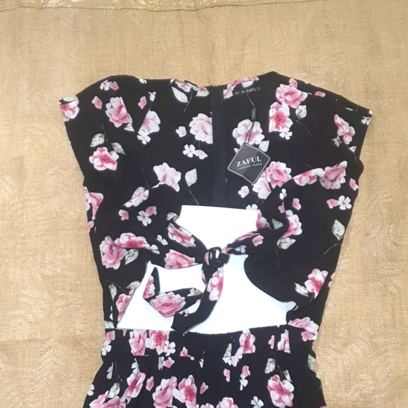 SALE BNWT Zaful jumpsuit romper Size 12 - Picture 2 of 4